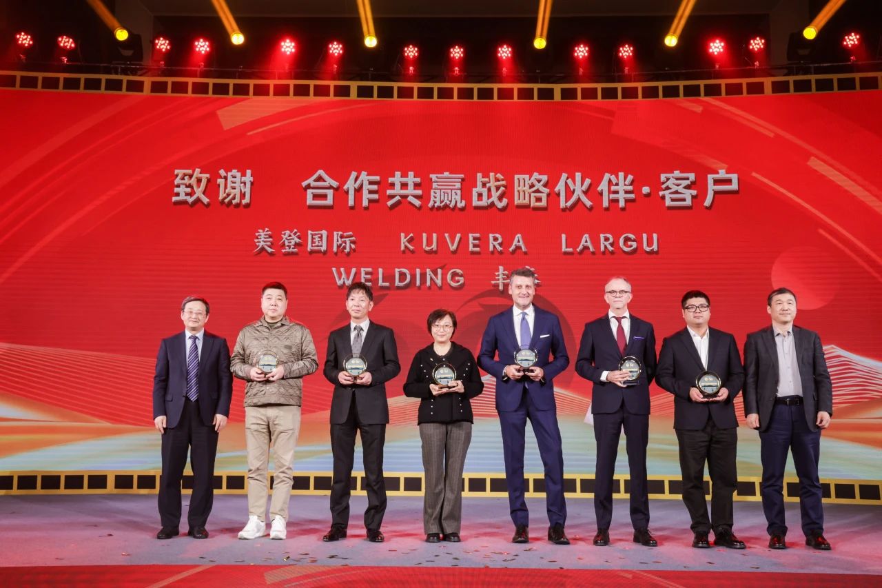 b7d3f7ebf0b74648c96881493138f282.jpg b7d3f7ebf0b74648c96881493138f282.jpg